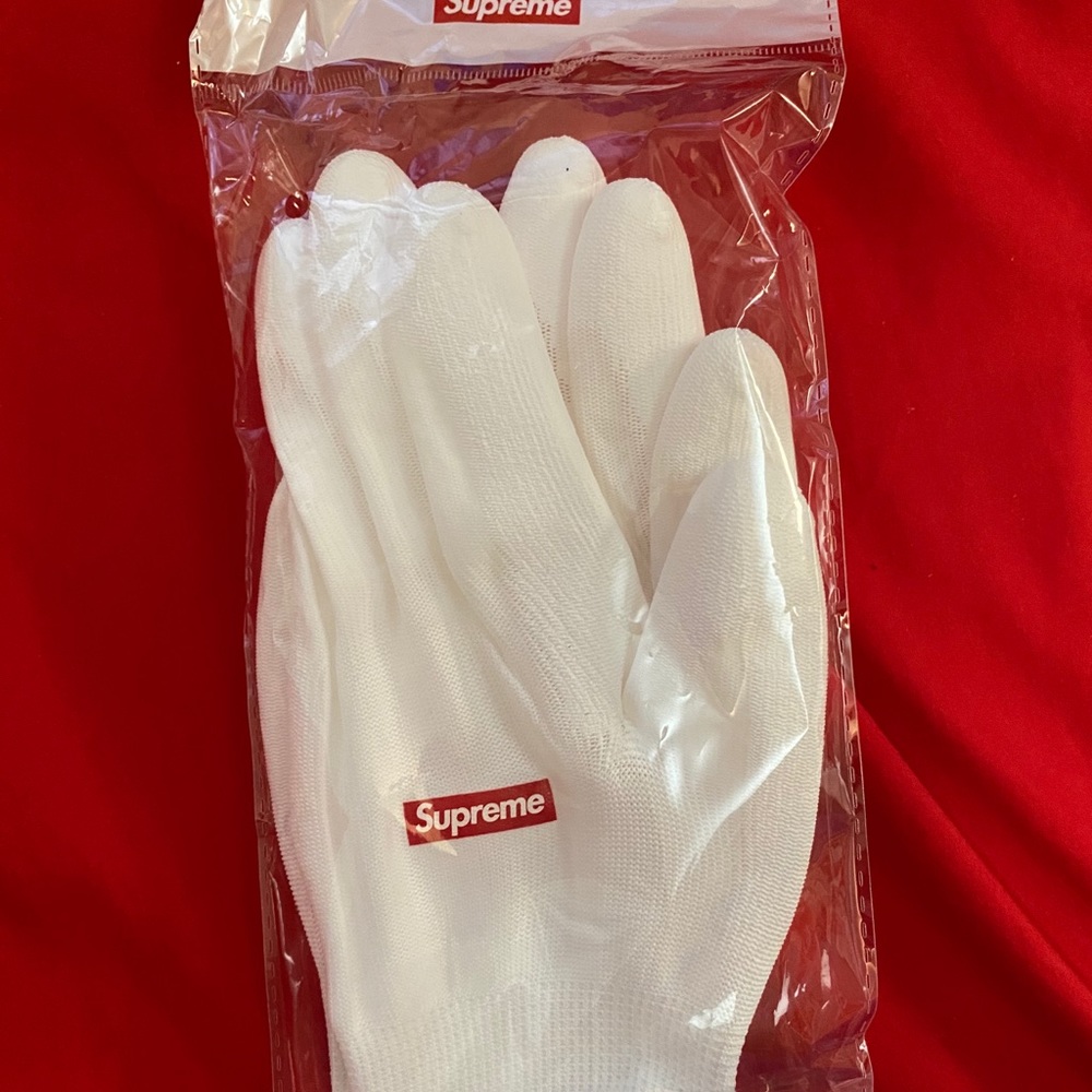 Supreme Gloves